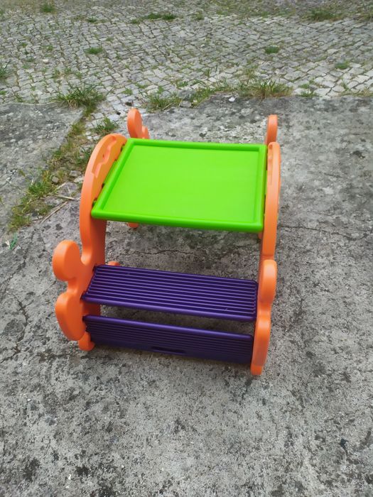 Mesa/Baloiço de criança