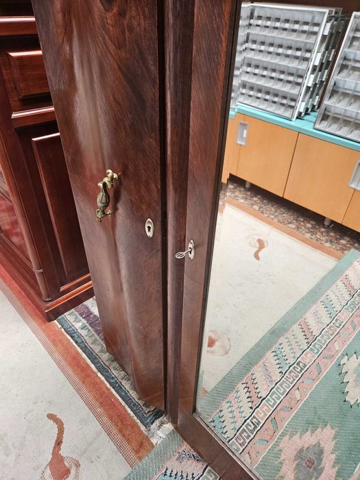 Roupeiro antigo estilo arte Deco - Bom estado geral