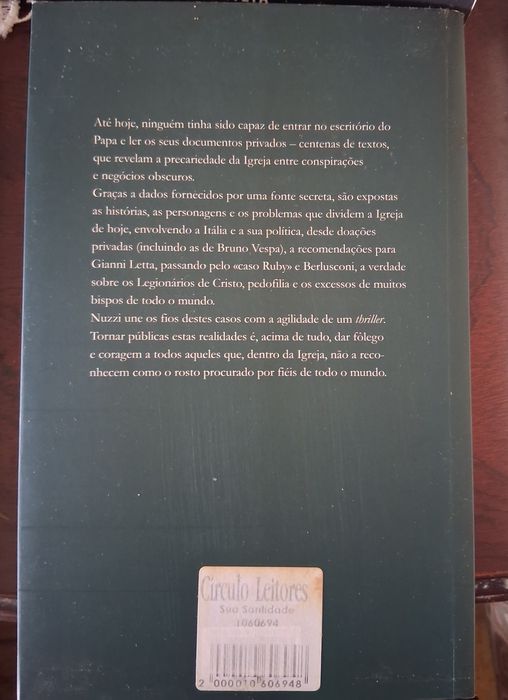 Santidade as cartas secretas de Bento XVI  Como o Vaticano vendeu a alma