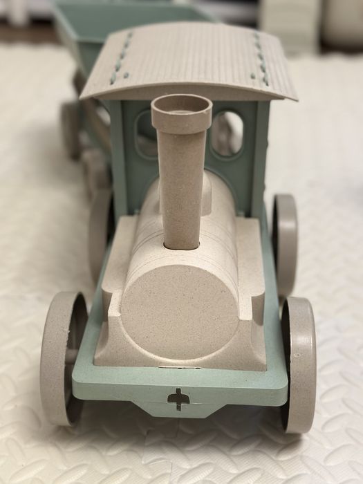 Потяг дитячий іграшка для пісочниці