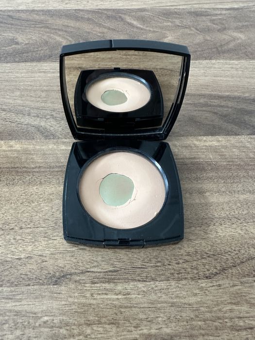 Chanel puder Les Beiges Healthy Glow Sheer Powder No20
