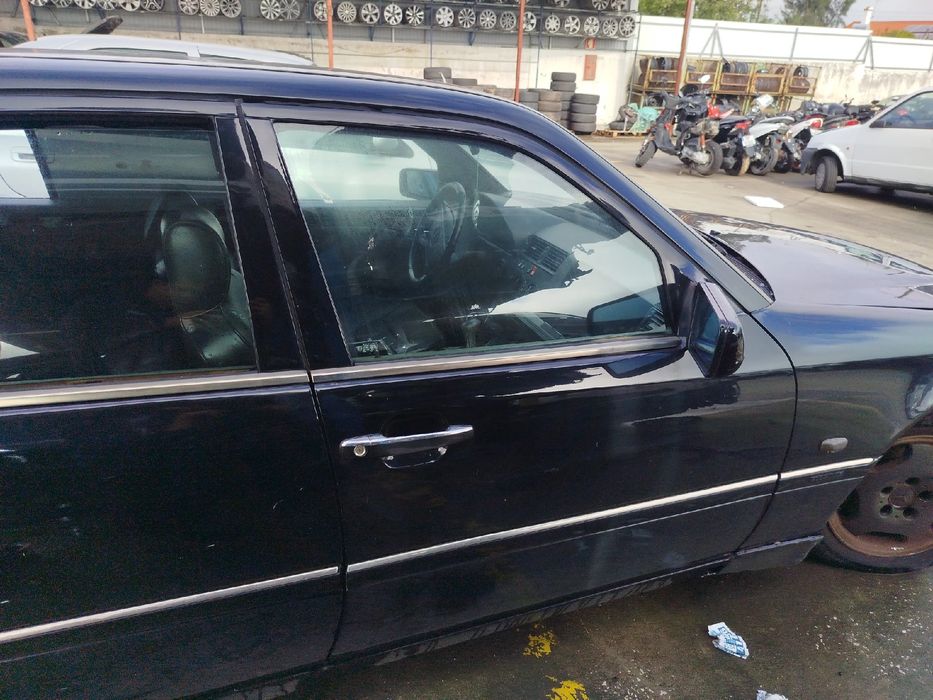 Porta frente direita MERCEDES-BENZ Classe C (W202)