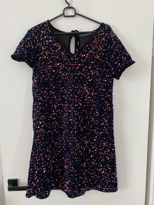 Cekinowa sukienka 40