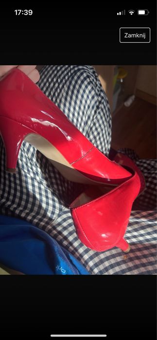 Szpilki ryłko ze skóry