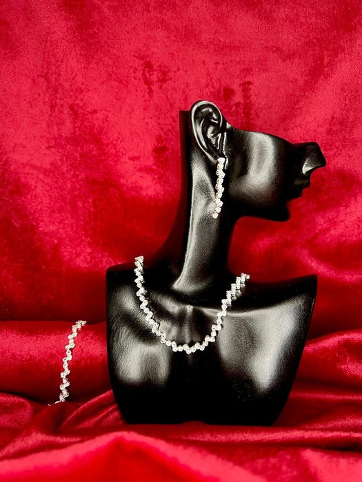 Naszyjnik, kolczyki i bransoletka