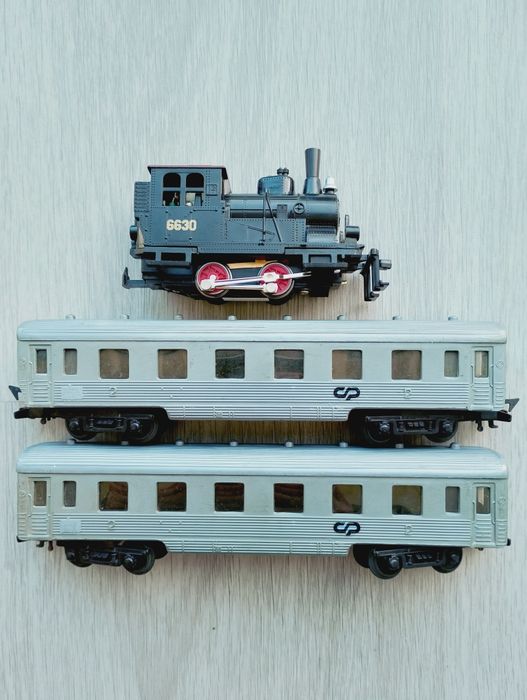 Locomotiva a Vapor + carruagens inox, H0 1:87