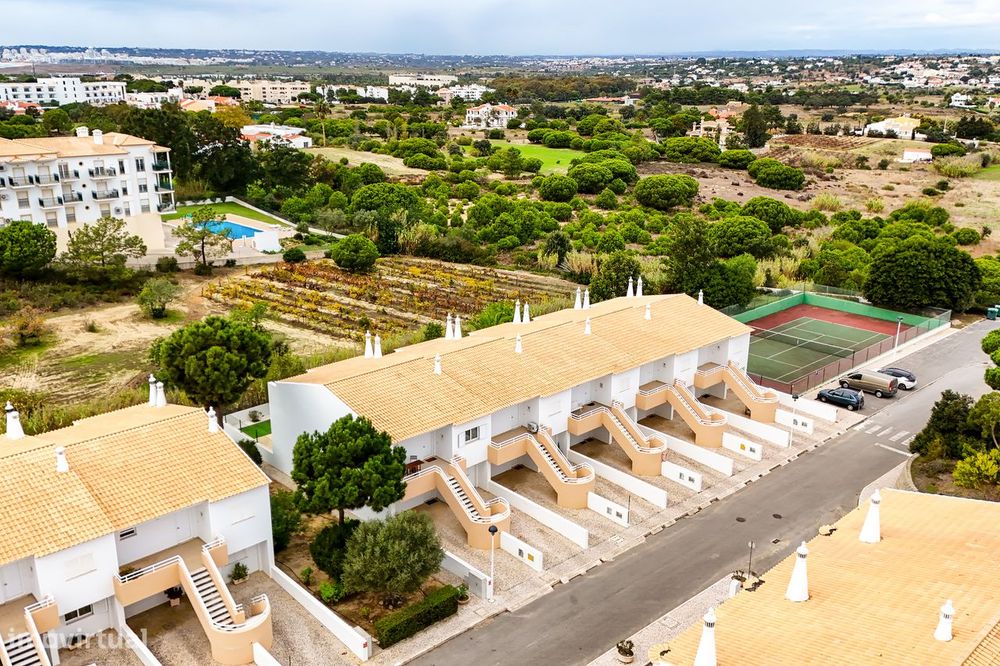 Apartamento T1+1 a pé da praia da Galé