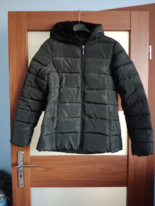 Gruba ciepła kurtka pikowana damska z kapturem czarna XS S
