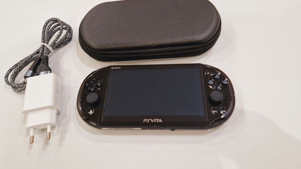 Sony Ps Vita Slim 64гиг 65 игр + чехол!
