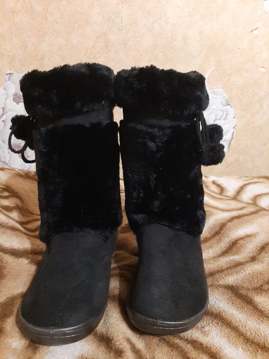Зимові уги на дівчинку