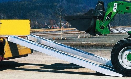 Par de Rampas de Aluminio 4000 mm Capac. Carga: 2900 Kg. AP28