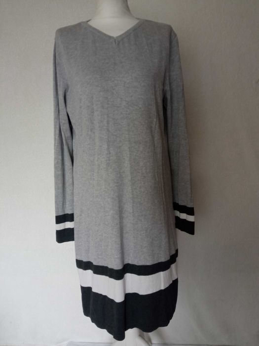 UP2Fashion prosta sukienka z dzianiny r XL