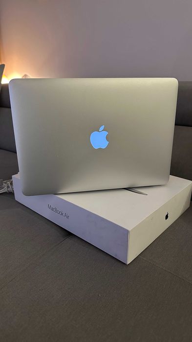 Apple MacBook Air 13" 2017 | 8 GB RAM | 128 GB SSD | Stan bardzo dobry