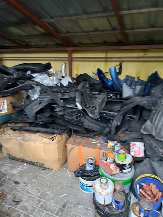 Oddam za darmo części złom plastiki opony drewno