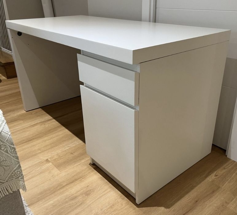 Secretária Malm IKEA