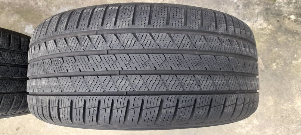 Pneus 245/ 45/ 17  muito piso VREDESTEIN  bom estado