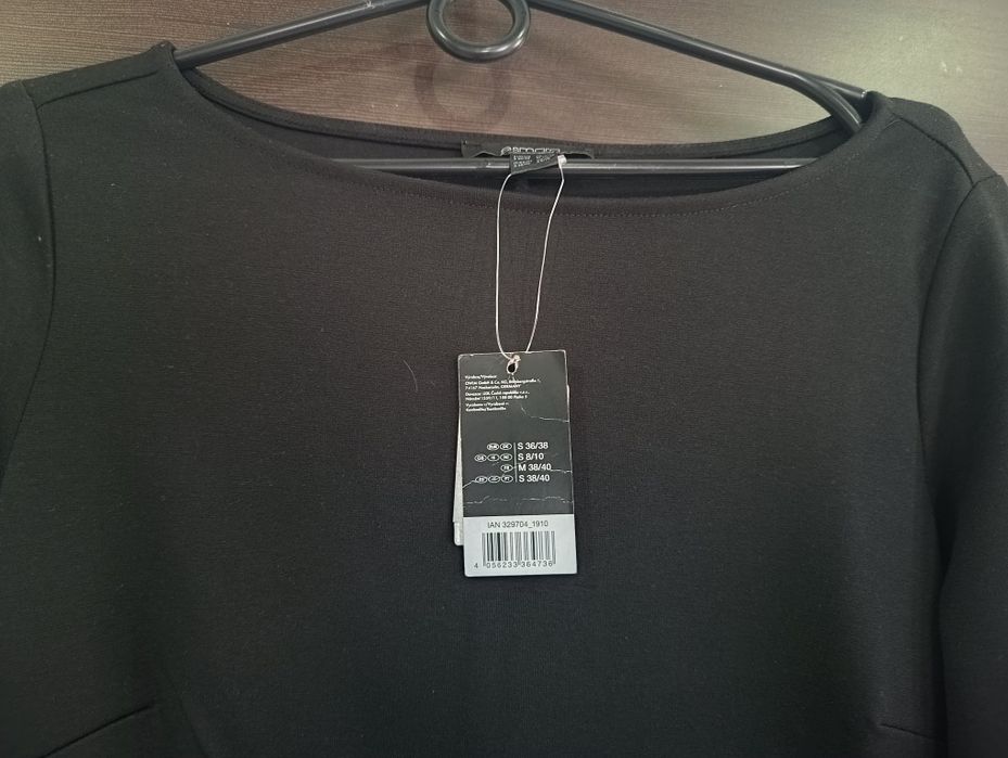 Elegancka czarna sukienka rozmiar 36