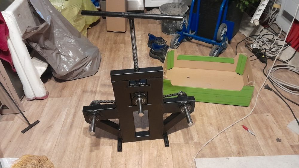 Walcarka giętarka do profili płaskowników rur