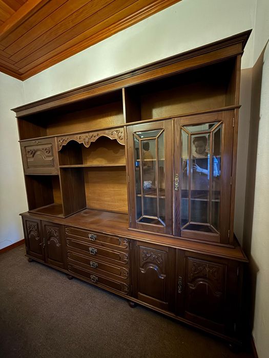 Móvel de sala / cristaleira / louceiro