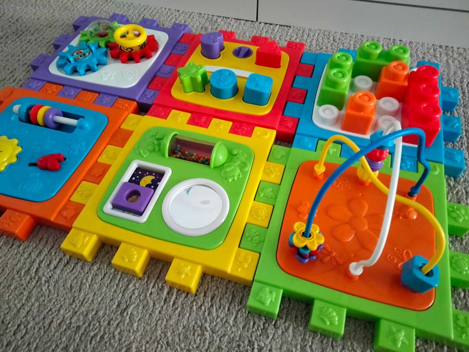 Cubo-tapete de atividades