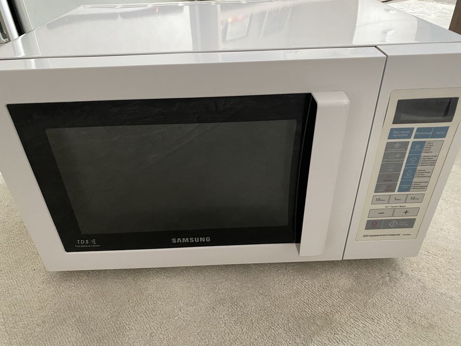 Мікрохвилева піч з конвекцією 28л.