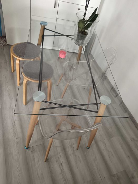 Mesa de jantar de vidro