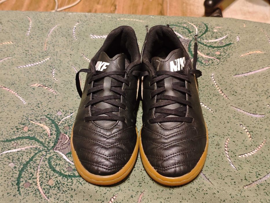 Футзалки   Nike Tiempo X  (оригинал) фирменные  размер-35 стелька- 22см
