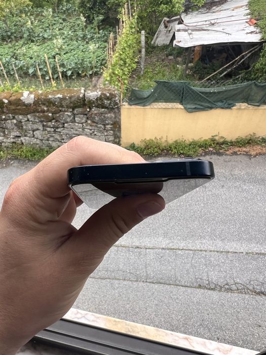 Iphone 13 midnight blue