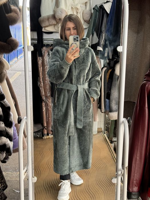 Дубленка натуральная класика капюшон версаче цвет ментол двухстороняя