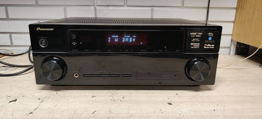 Amplituner PIONEER VSX-520. HDMI