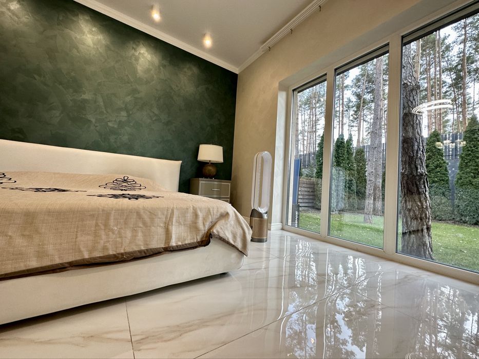 Крутий одноповерховий будинок з ремонтом, меблями та технікою. Ліс.