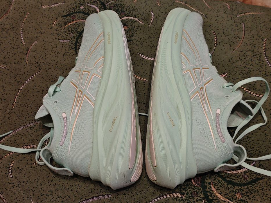 Кроссовки Asics Gel Nimbus оригинал размер 40 стелька-25,5см