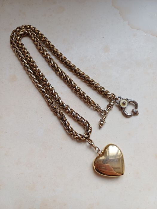 Naszyjnik z serduszkiem biżuteria kostiumowa zapięcie toggle