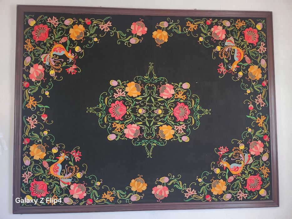 Quadro com bordado de Nisa com baguete