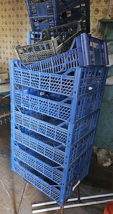 Ящики для фруктів, ящики для овочів, багато