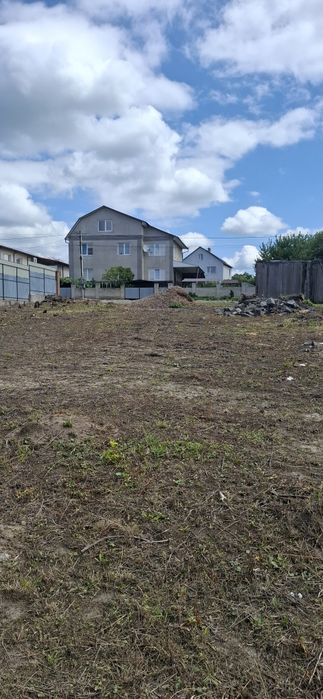 Продам ділянку  в Лезнево