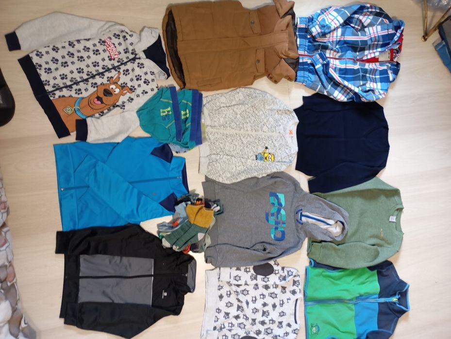Pakiet dla chłopaka 128 bluzy,kamizelka ,kurtka,