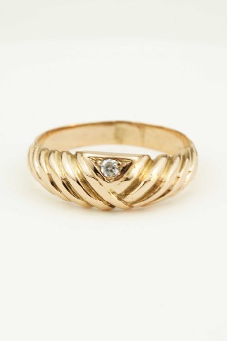 Złoty pierścionek z brylantem 14K 3.04g