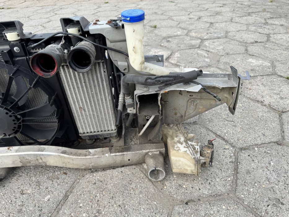 Peugeot 508 I 1.6 EHDi  pas przedni kompletny chłodnice belka pod zderzak przód maskownica wzmocnienie górne wentylator