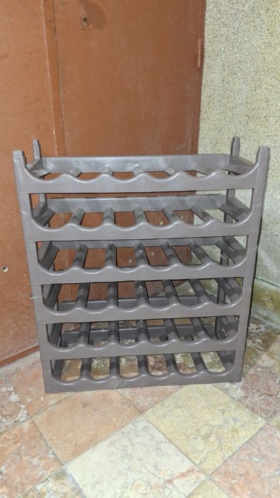 Garrafeira de plástico