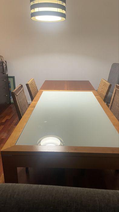 Mesa de sala de jantar madeira e vidro 90x163