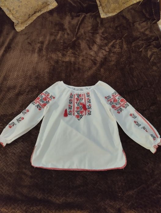Вишиванка на дівчинку
