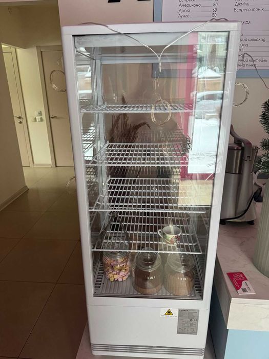 Продається обладнання та меблі для кав'ярні. Куплене новим 14 міс тому