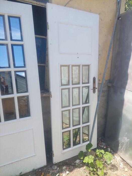 Vendo 2 portas com vidro