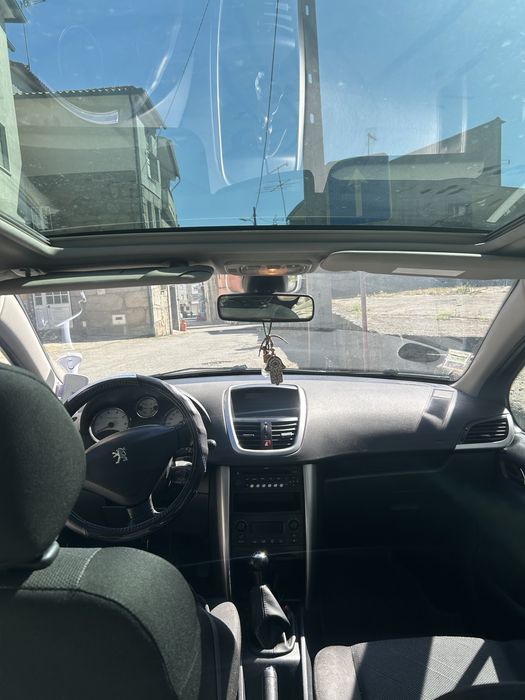 Peugeut 207sw break 1.4 2008