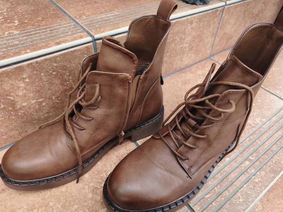 Brązowe buty zimowe r. 39