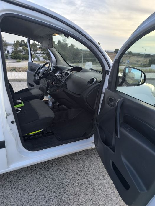 Renault Kangoo compact  de 3 lugares em muito bom estado