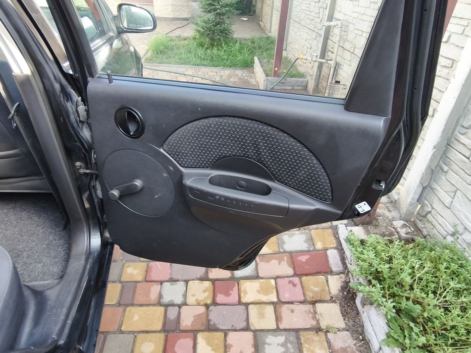 Продам Шевроле Авео 2006 2 комплекта колес