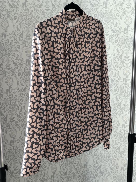 Жіноча блузка в стані нової речі.