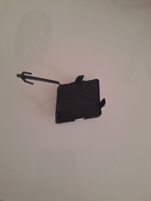 Zaslepka haka clio 4 polift przod